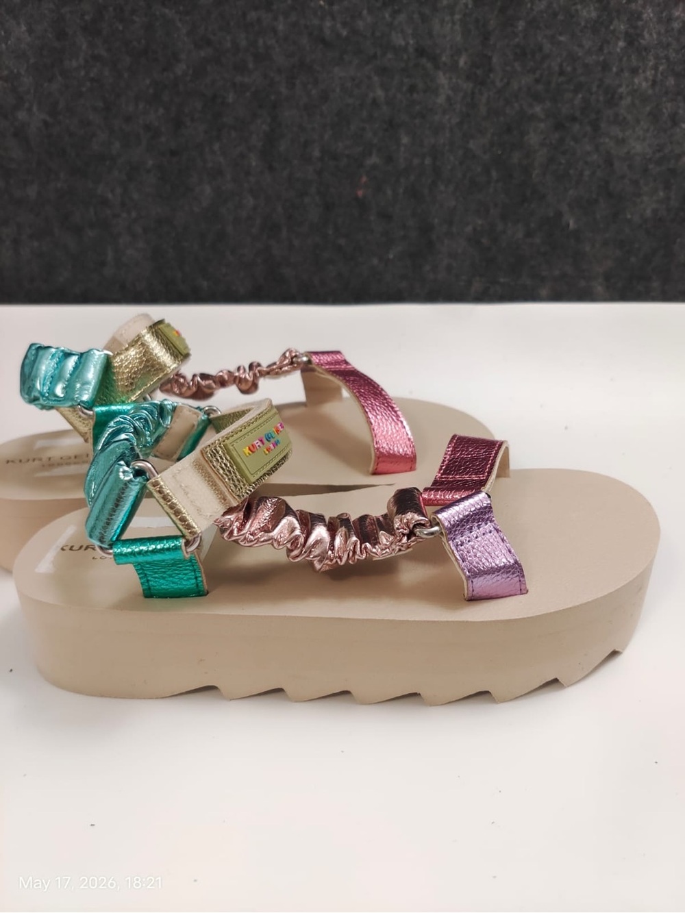 NWOB Kurt Geiger London Orion Metallic Pastel Strappy Sandals Girls Size30/12M